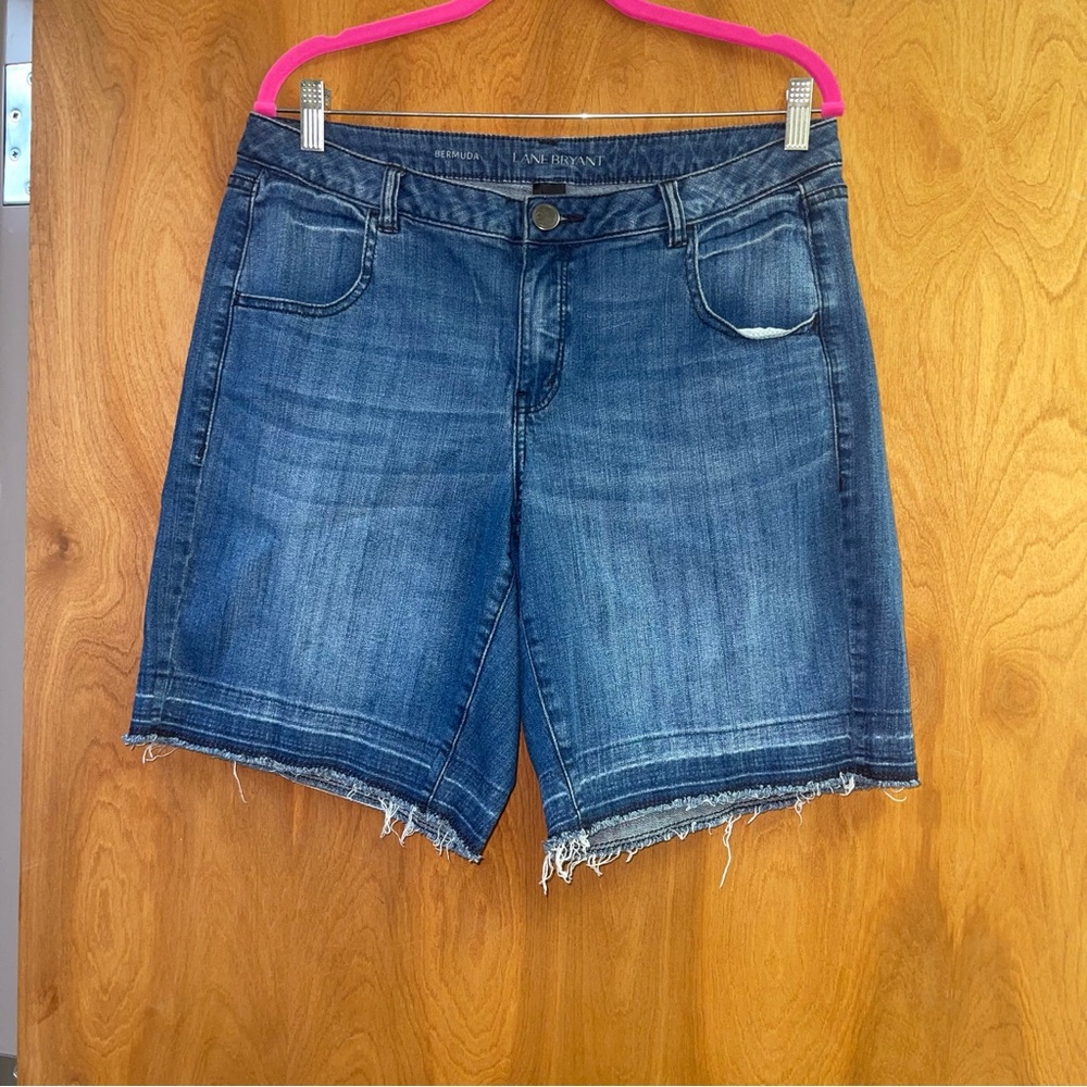 Lane Bryant Womens Raw Hem Bermuda Jean Shorts Plus size 14 High Rise Frayed